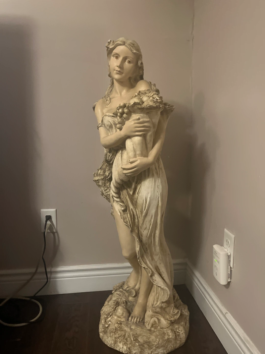 Vintage Woman Statue - photo 4