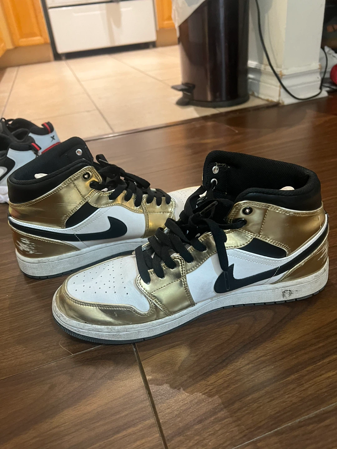 Air Jordan 1 Mid Gold & White Sneakers - photo 5