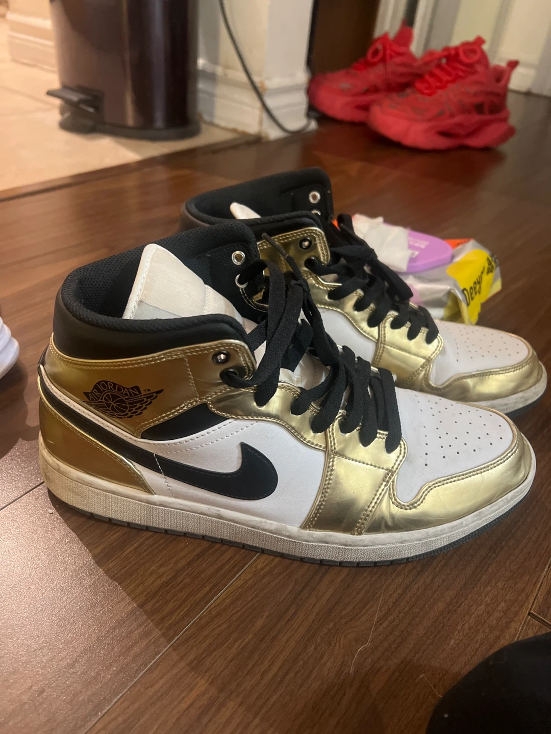 Air Jordan 1 Mid Gold & White Sneakers - photo 2