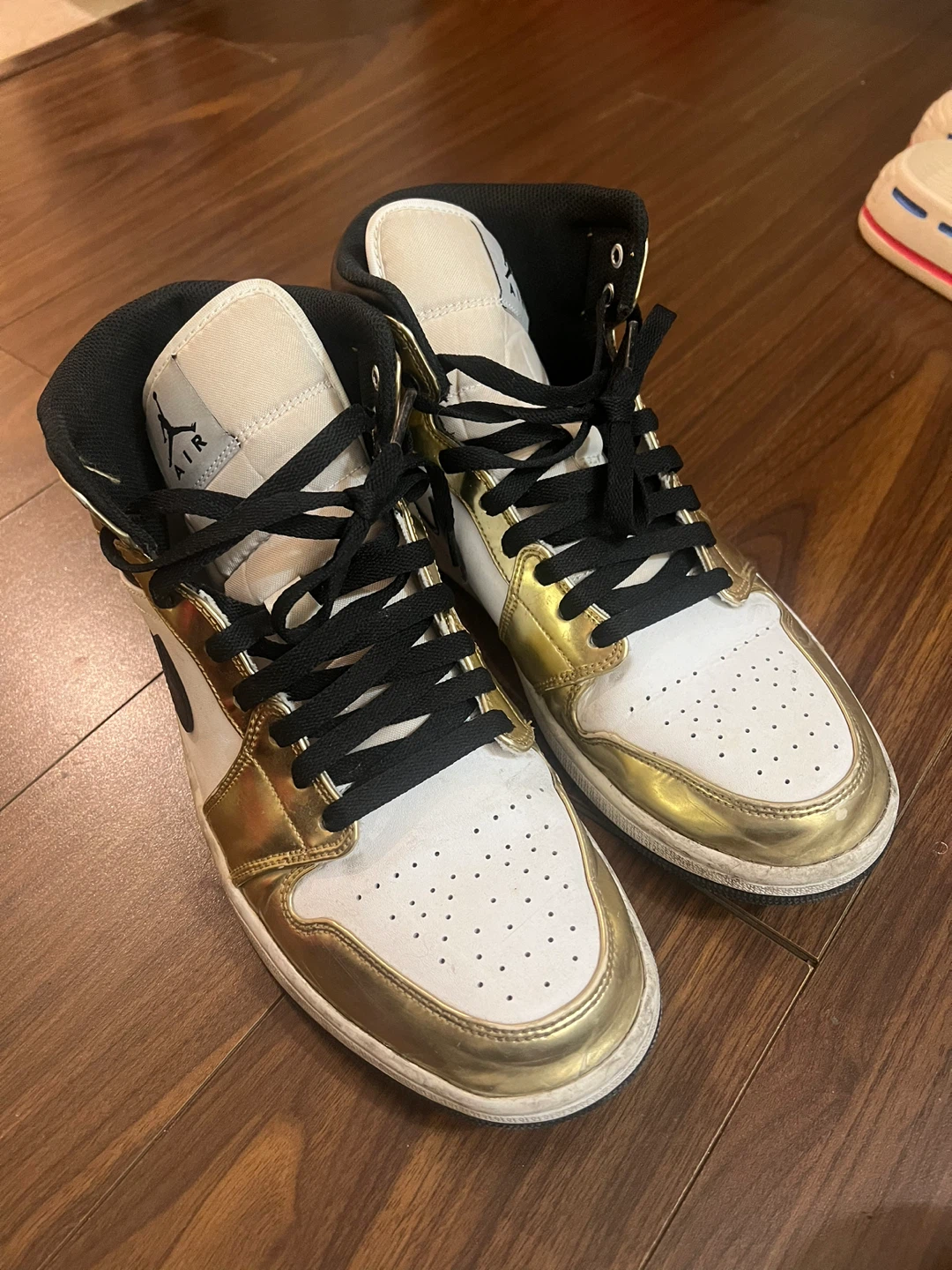 Air Jordan 1 Mid Gold & White Sneakers