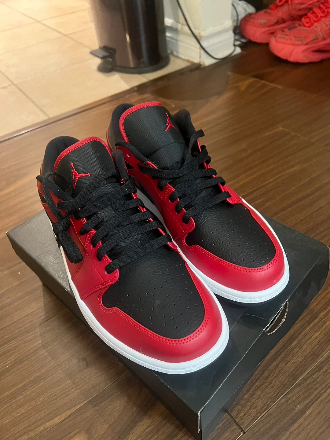 Air Jordan 1 Mid “Bred