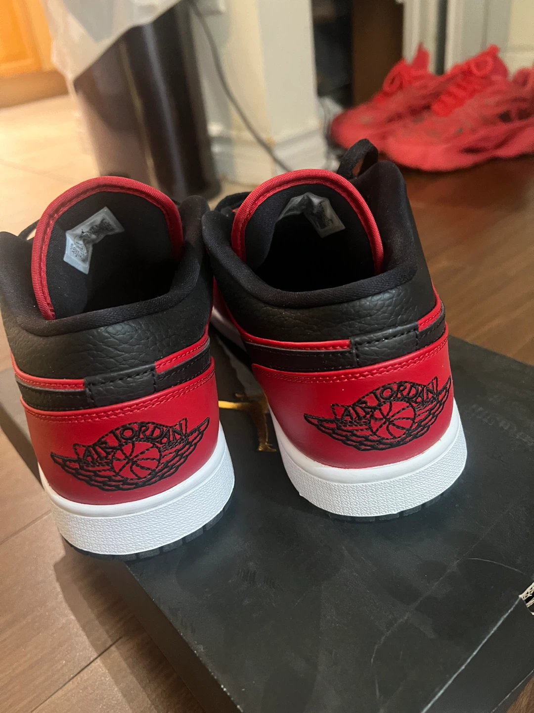 Air Jordan 1 Mid “Bred - photo 3