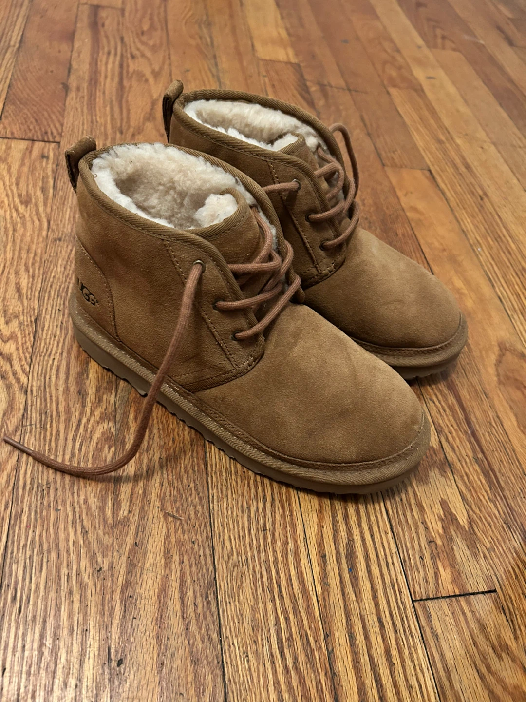 UGG Neumel Chukka Boots Chestnut - Brand new, never used