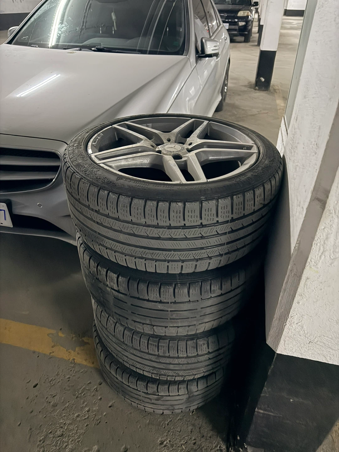 Set of Rims and Tires 245/40/18 - photo 2