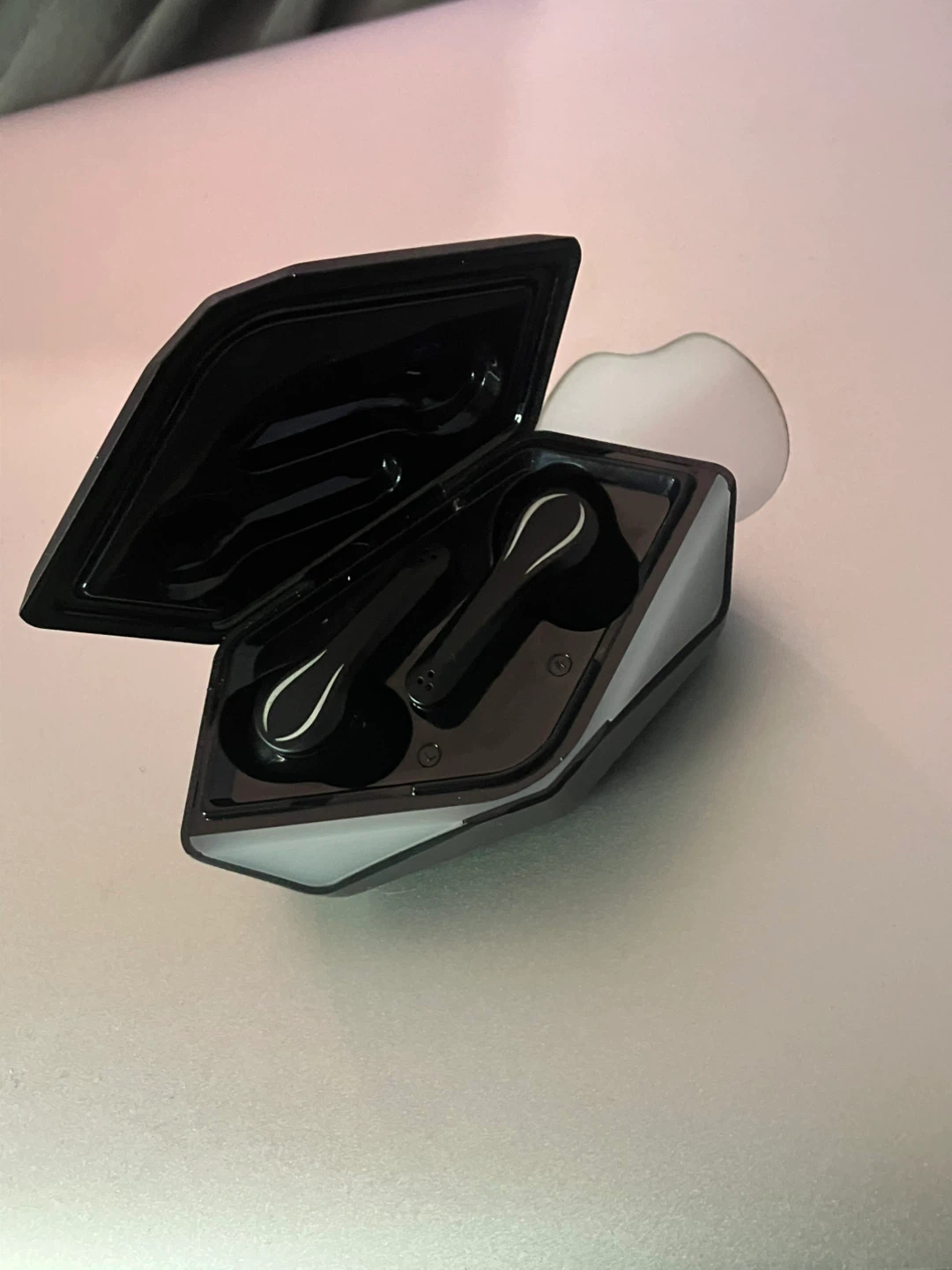 Black Wireless Earbuds with Charging Case - photo 4