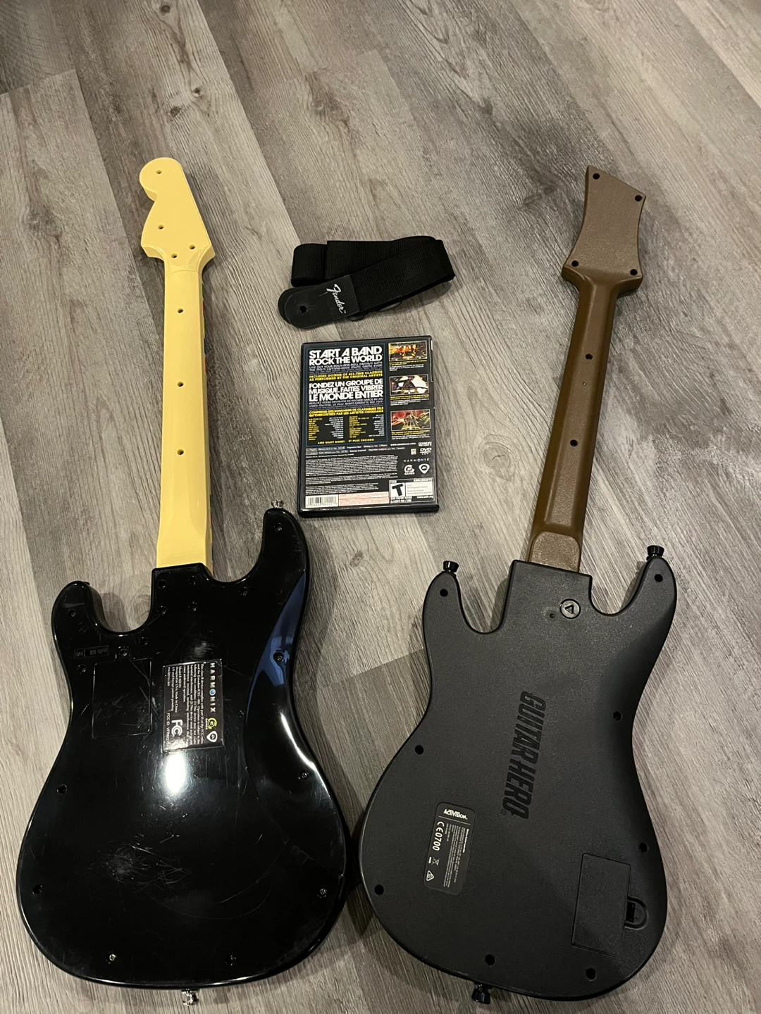 Guitar Hero Rockband Guitars - photo 2