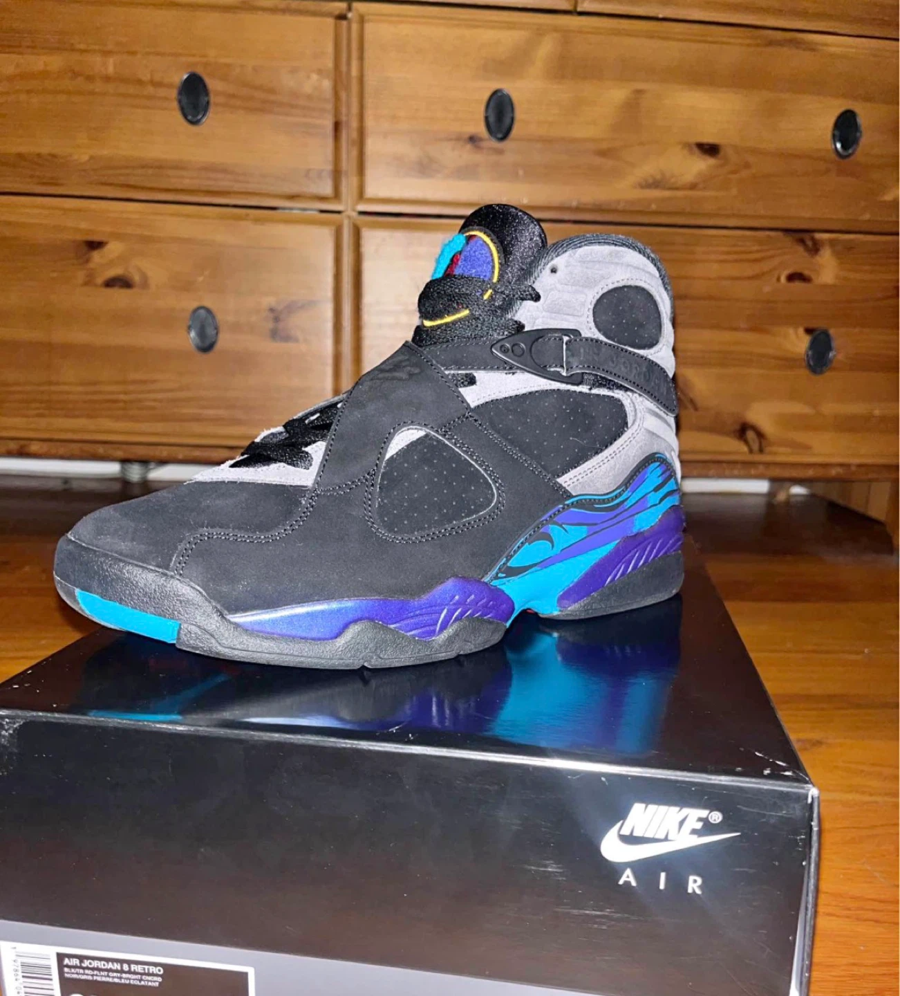 2025 Air Jordan Aquas 8
