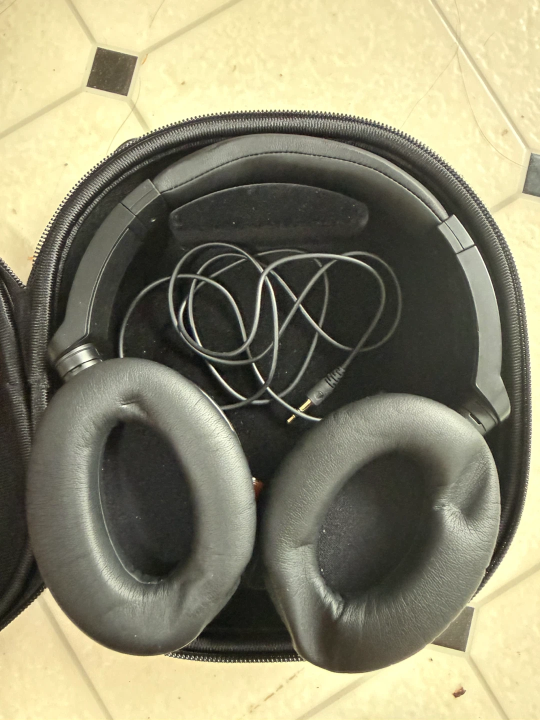 Audio-Technica QuietPoint Active Noise-Cancelling Headphones - photo 2