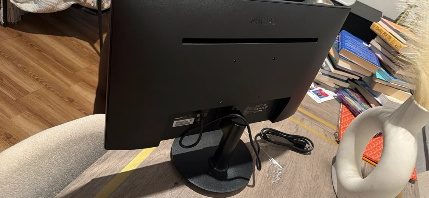 Philips 24" V Line LCD Monitor 3 stock