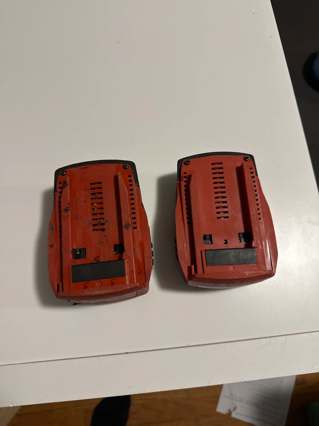 Hilti B22 5.2 Ah & B22 3.0 Ah Li-ion Batteries - photo 2