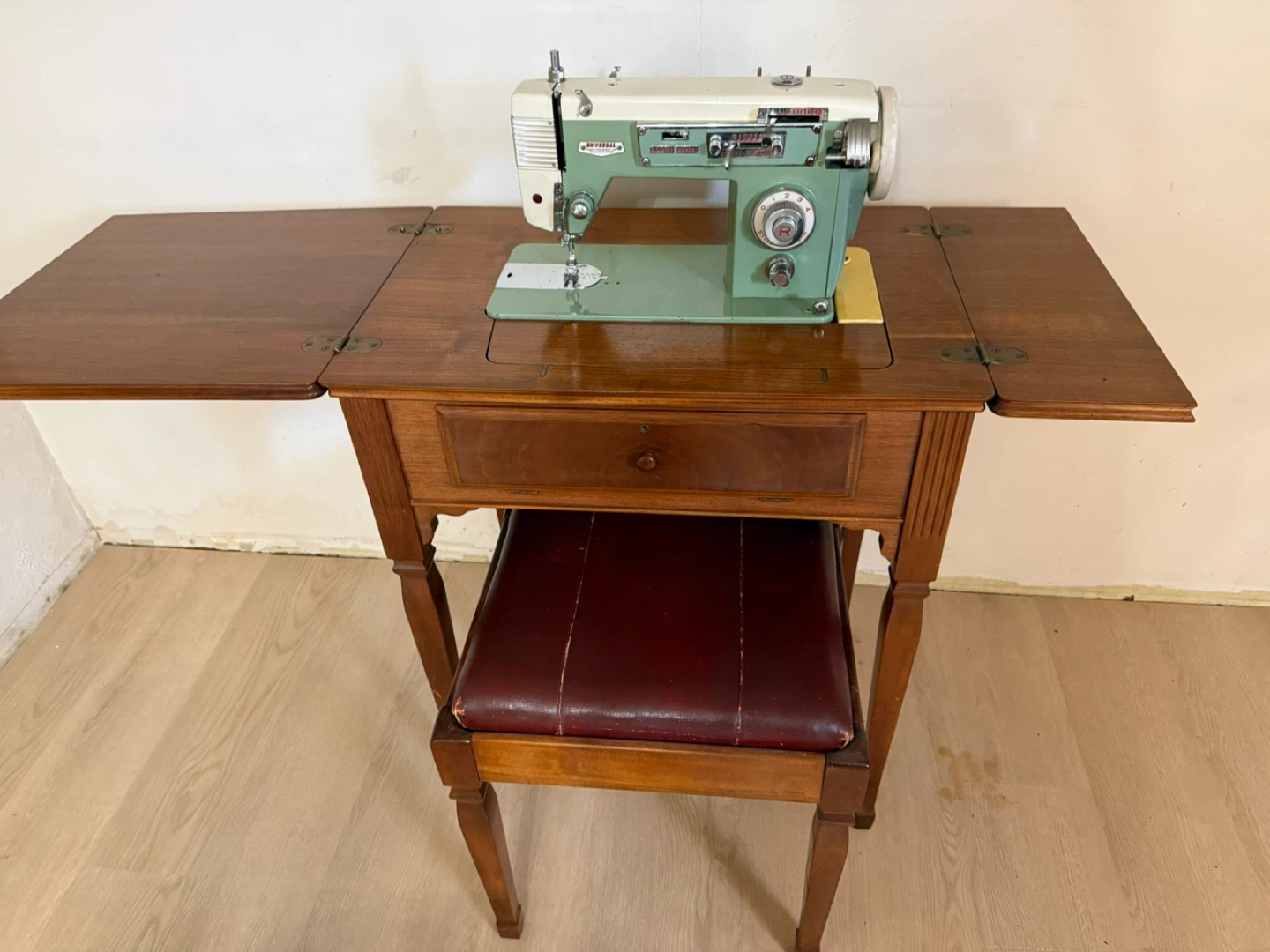 Universal Sewing Machine with Table and Stool - photo 2