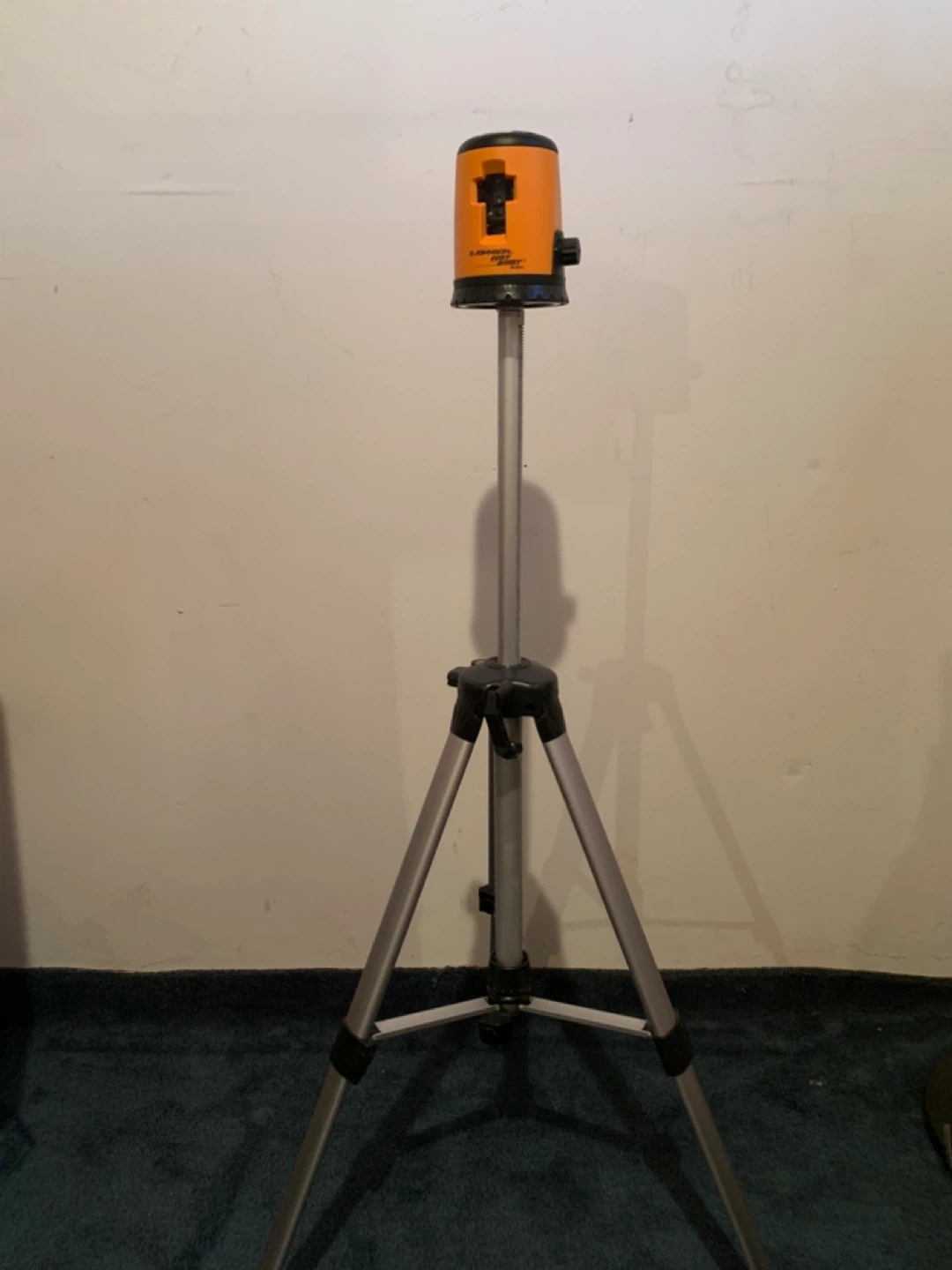 Johnson Hot Shot Self-Adjusting Laser Level - photo 2