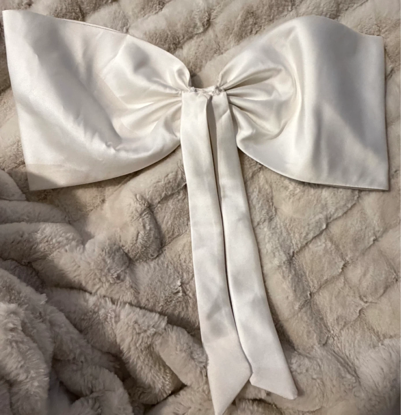 White Satin Bow Accent - photo 2