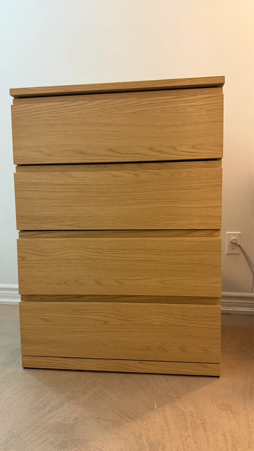 Light Oak 4-Drawer Dresser