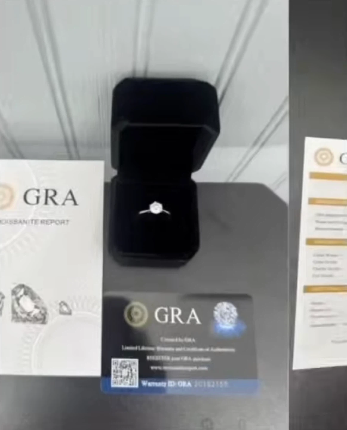 VVS1 Moissanite Engagement Ring - photo 5