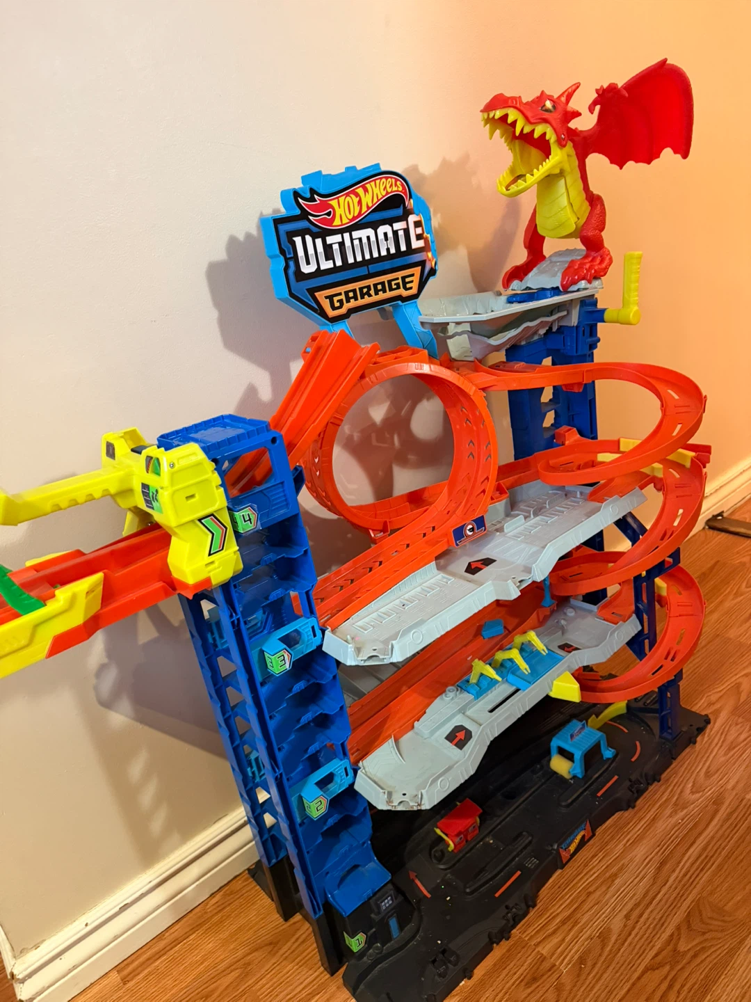 Hot Wheels Ultimate Garage Playset - photo 4