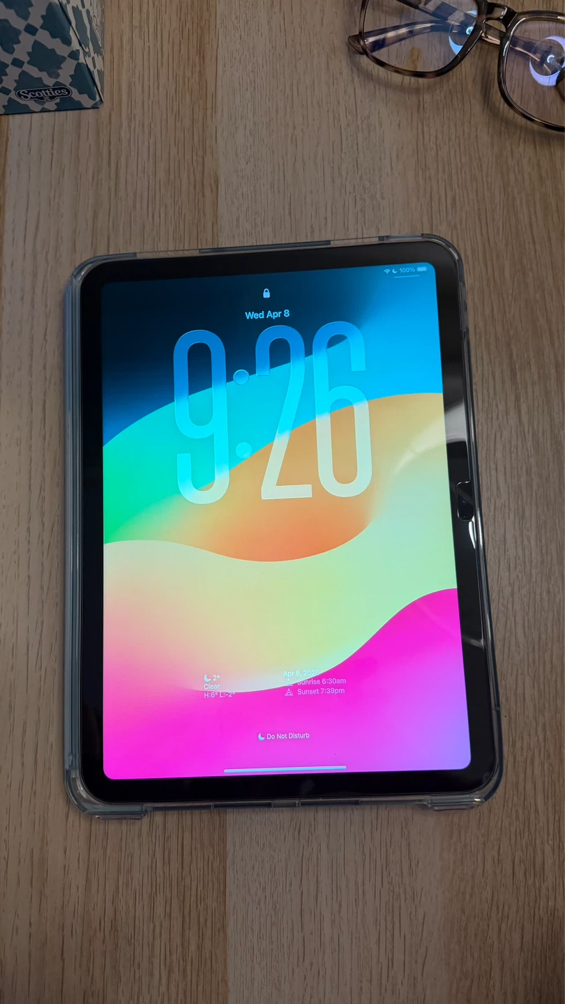 Apple iPad 10th Generation - photo 2