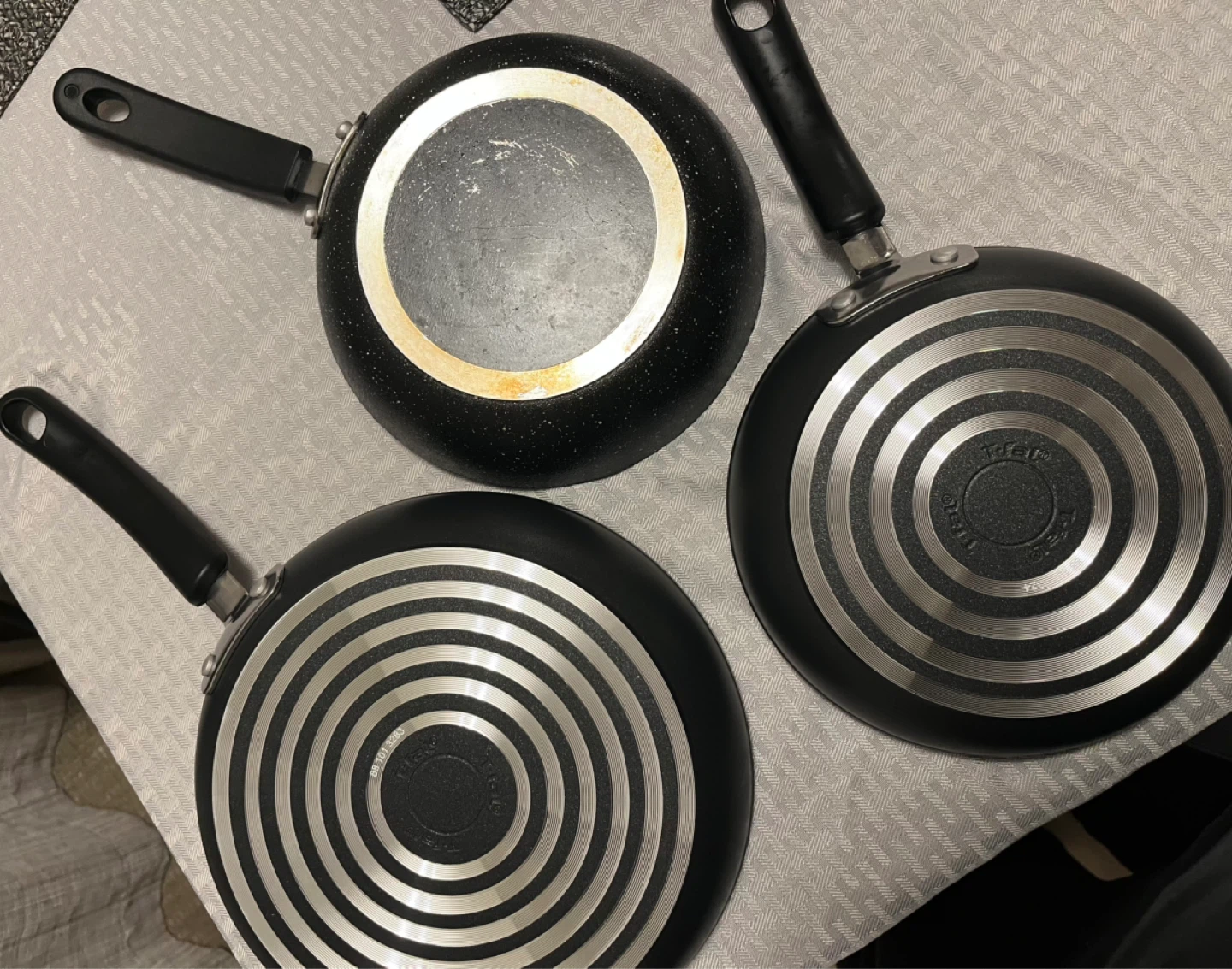 Brand New T-fal Fry Pans - Set of 2 p - photo 2