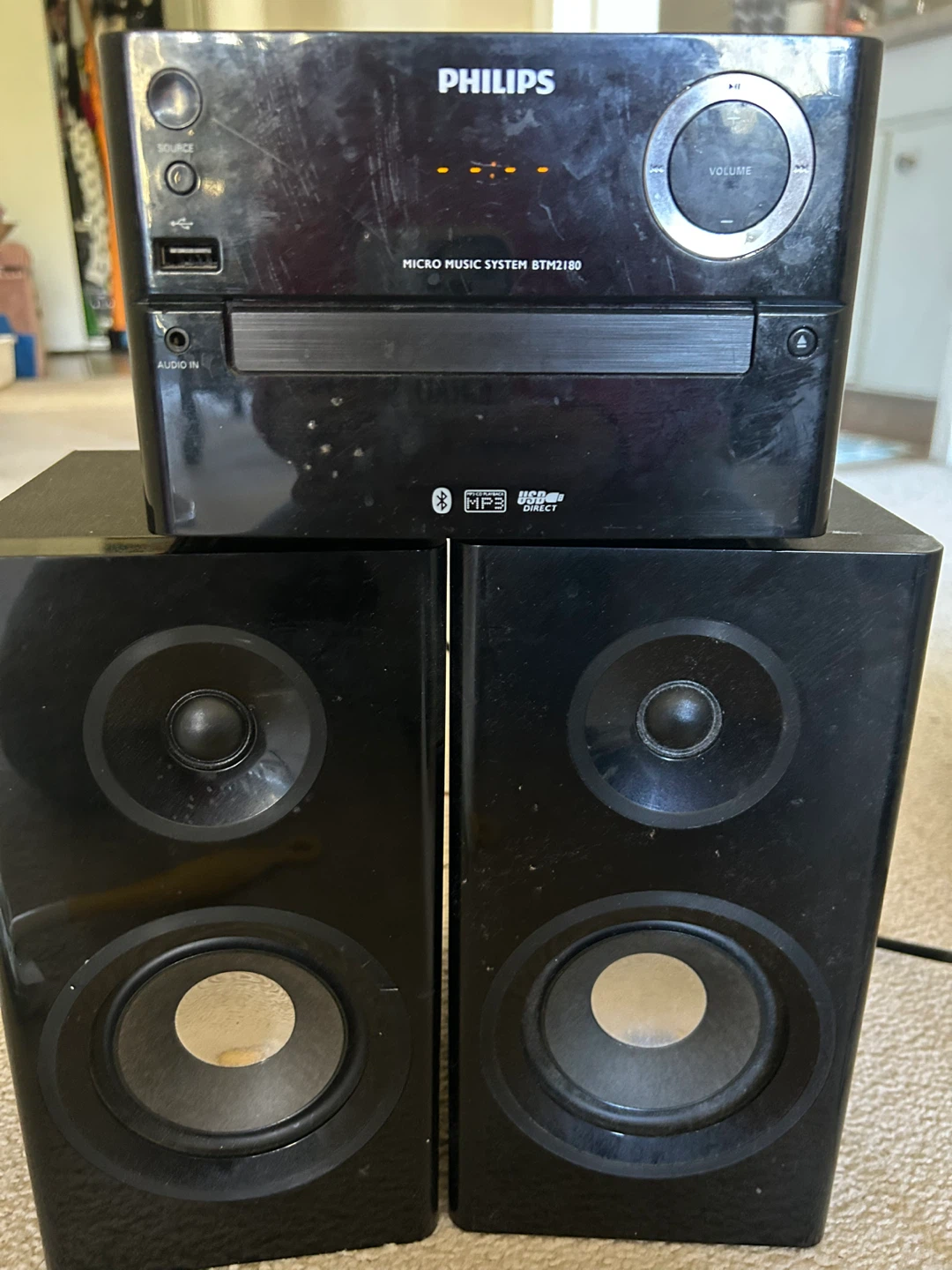Philips Micro Music System BTM2180 with Speakers