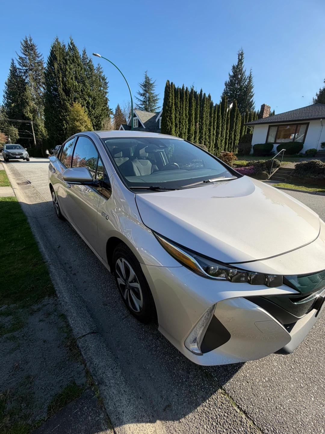 2019 Toyota Prius Prime Plug-In Hybrid - Low Mileage - photo 3