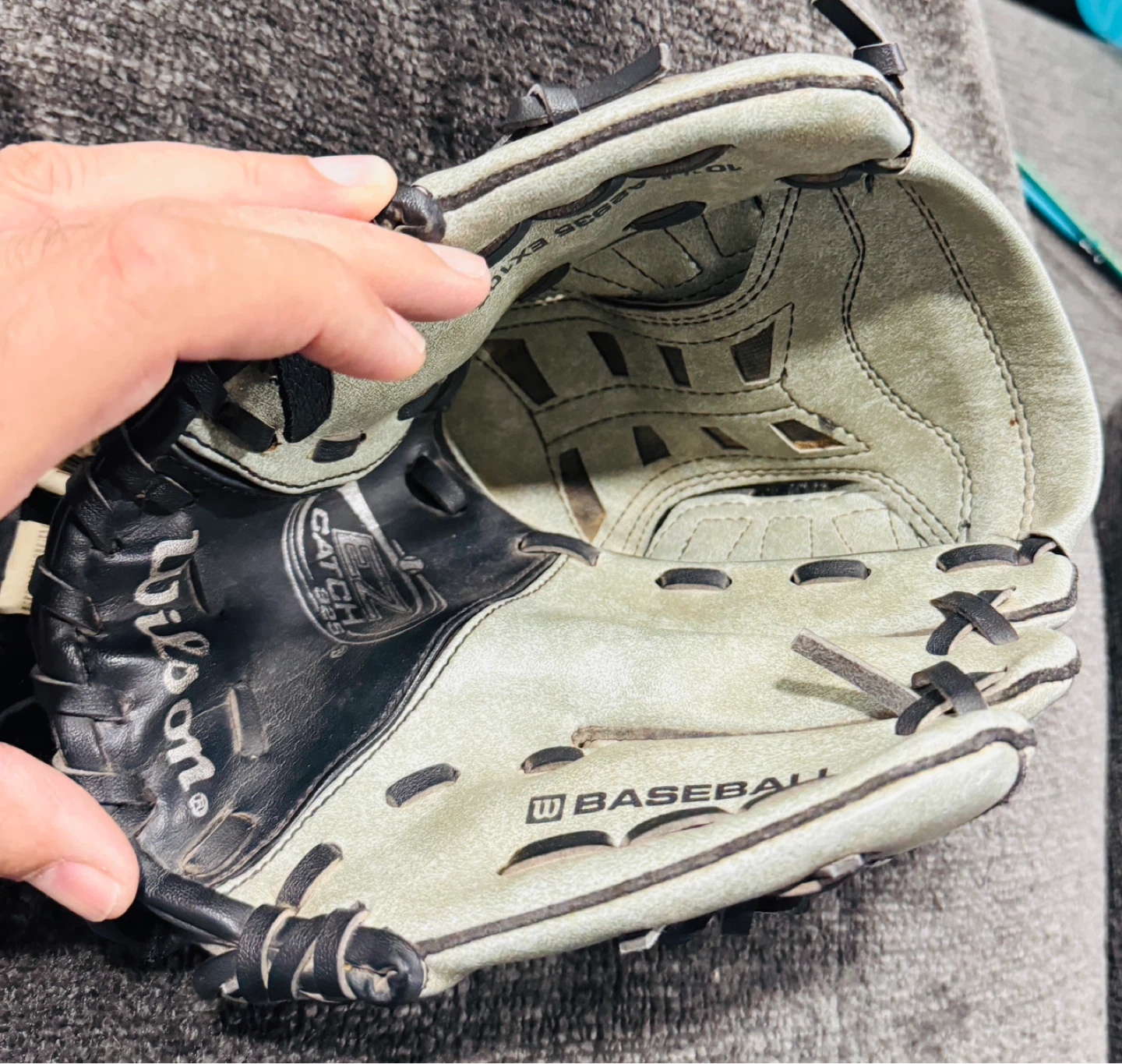 Wilson Baseball Glove 10 1/2" - photo 5