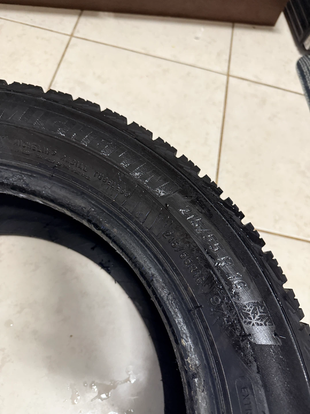 Set of 4 Michelin Winter Tires 215/55R16 - photo 3