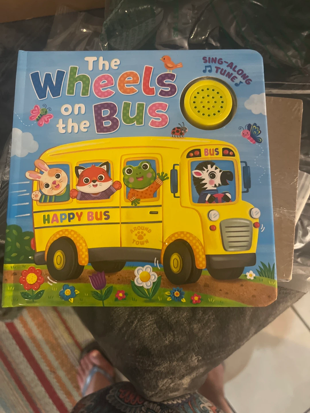 The Wheels on the Bus Sing-Along Tune Board Book