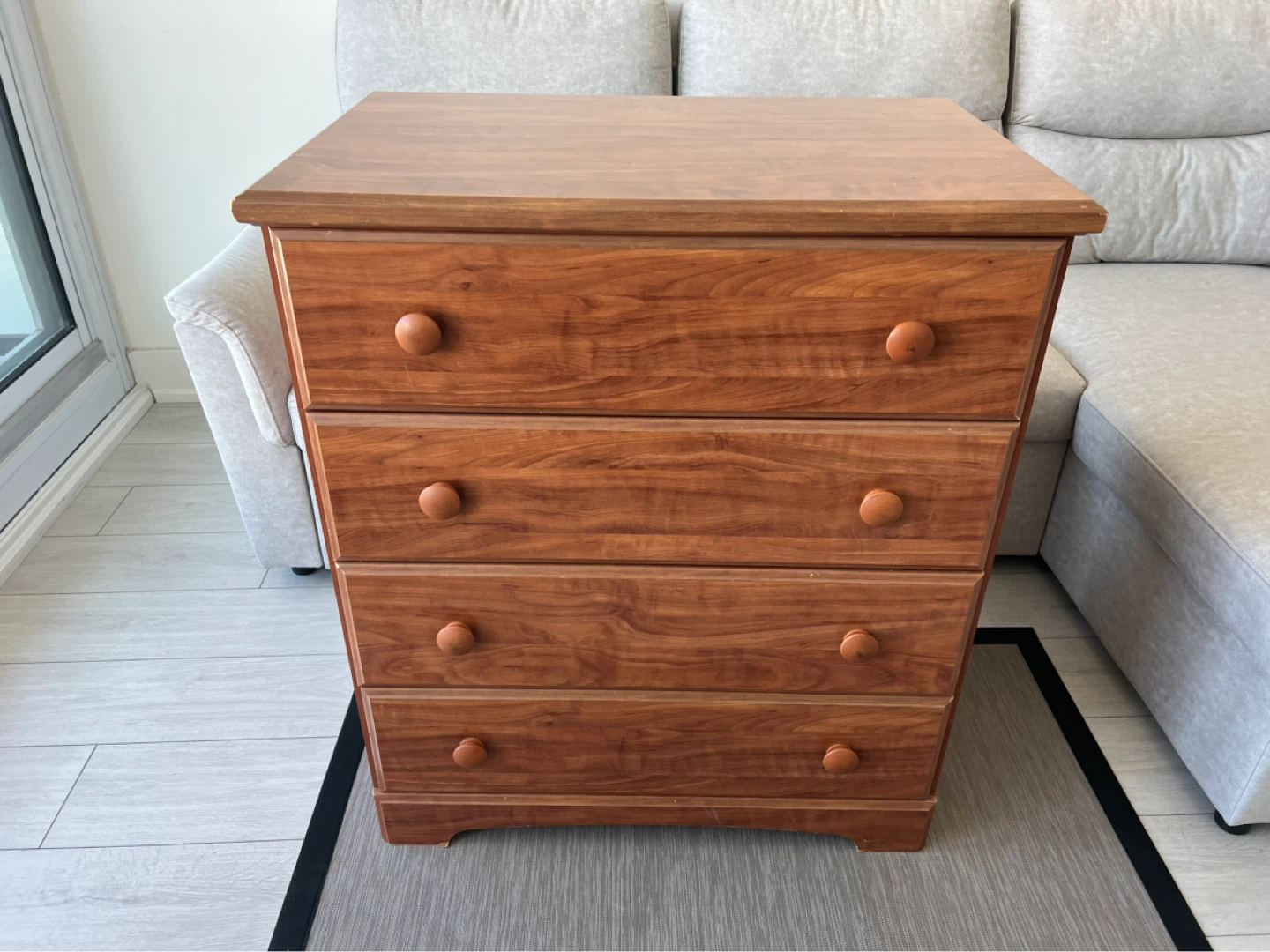 Wooden Dresser with 4 Drawers
