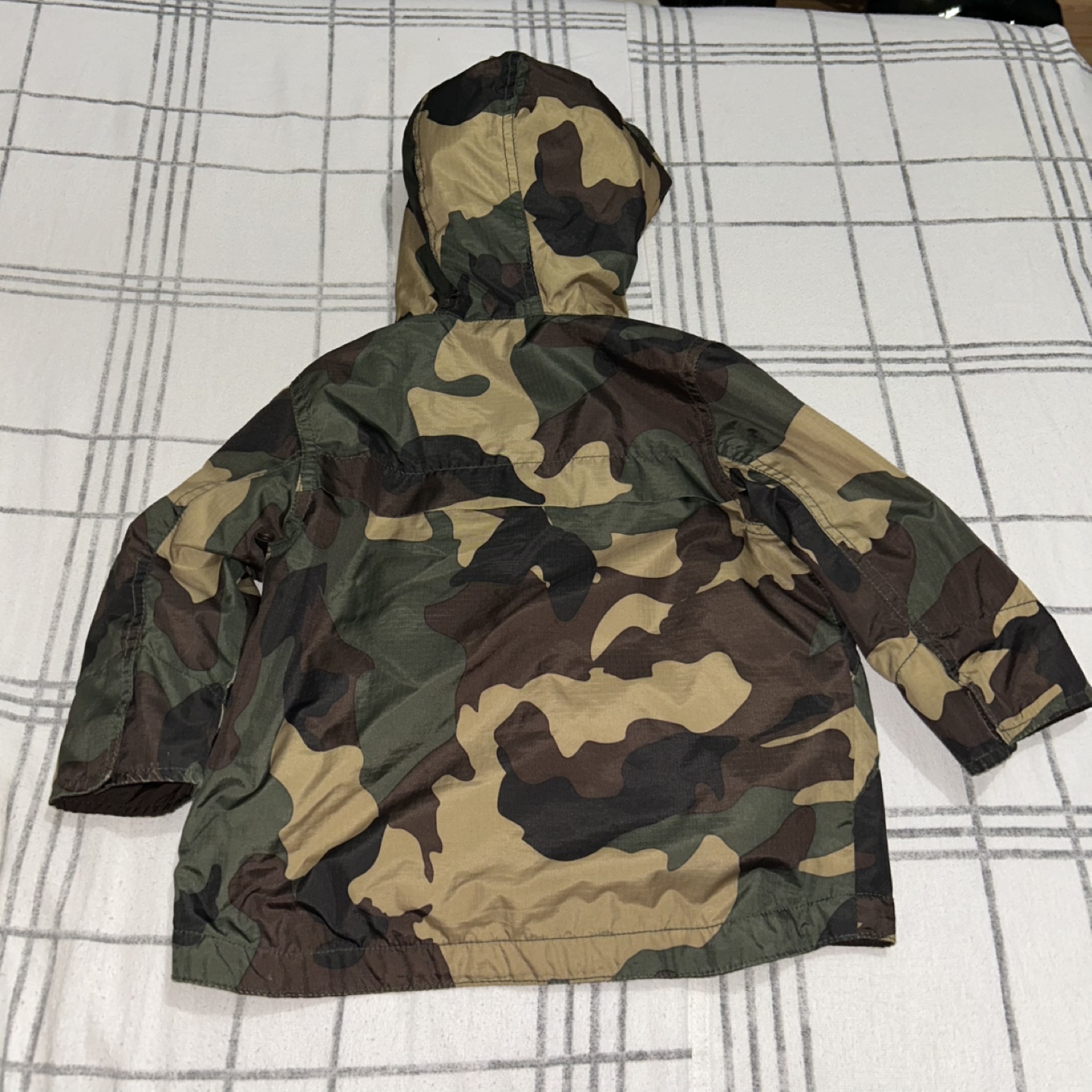 Baby Gap Camo Hooded Jacket - Size 2 - photo 2