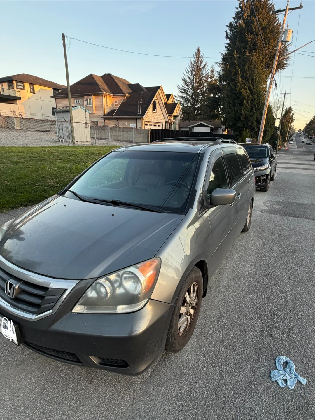Grey Honda Odyssey Minivan - photo 2
