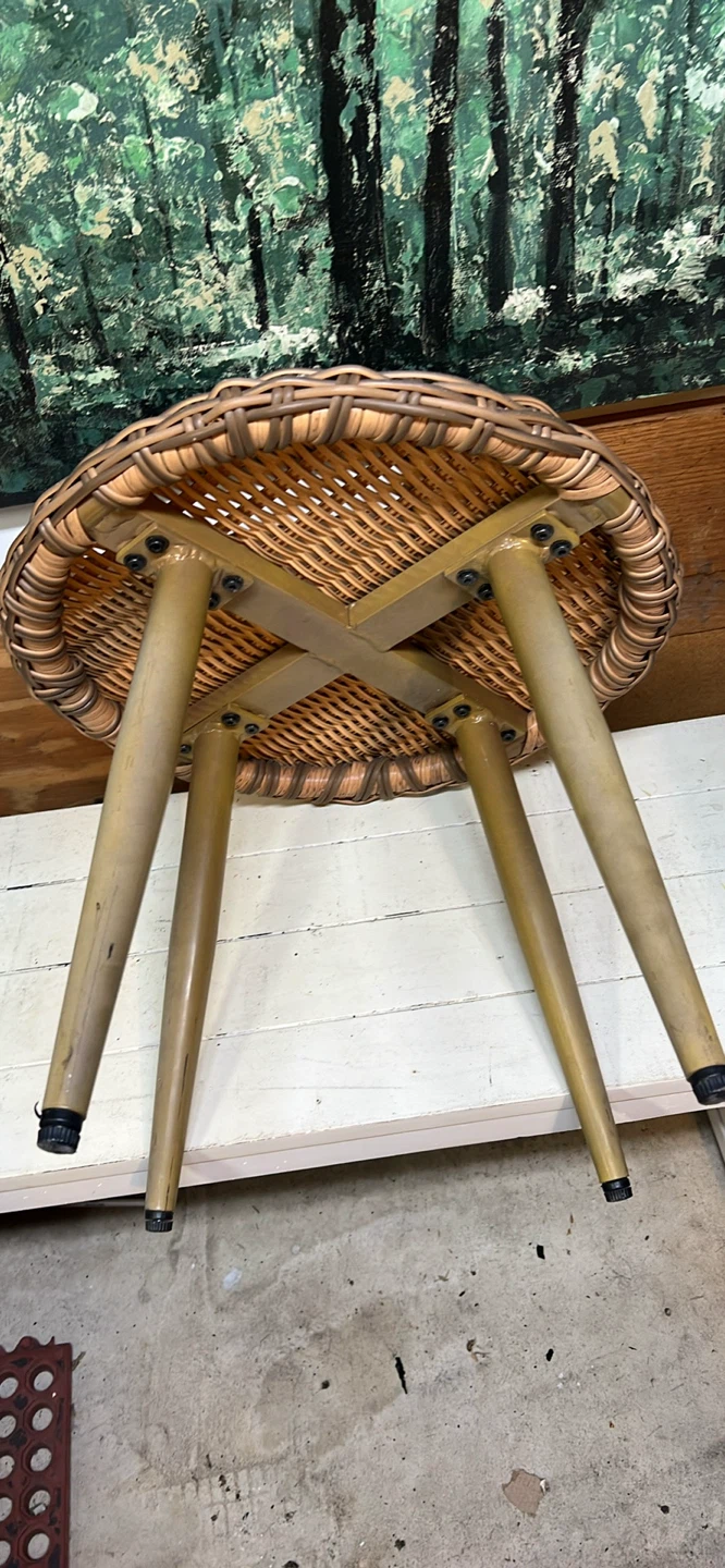 Wicker Round Side Table with Wood Legs - photo 3