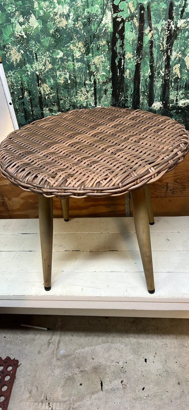 Wicker Round Side Table with Wood Legs - photo 2