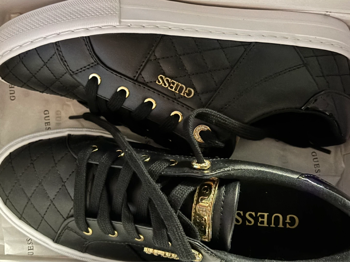 GUESS GWLOVEN Black Quilted Sneakers - Size 9.5 M