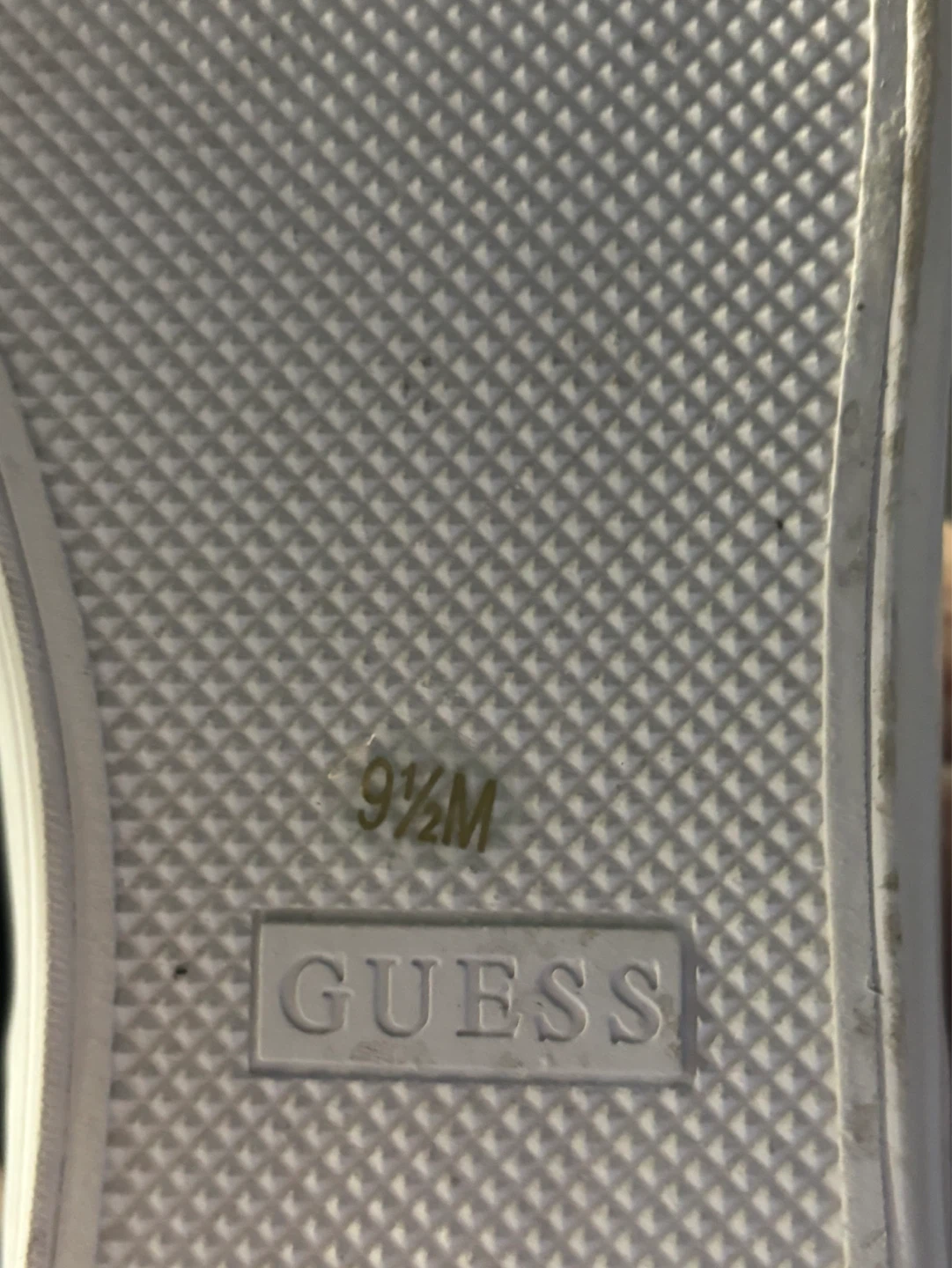 GUESS GWLOVEN Black Quilted Sneakers - Size 9.5 M - photo 4