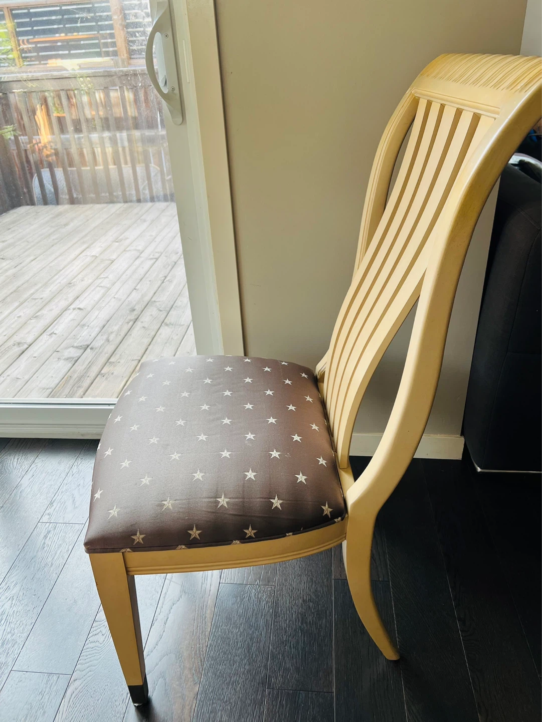6 wooden elegant chairs