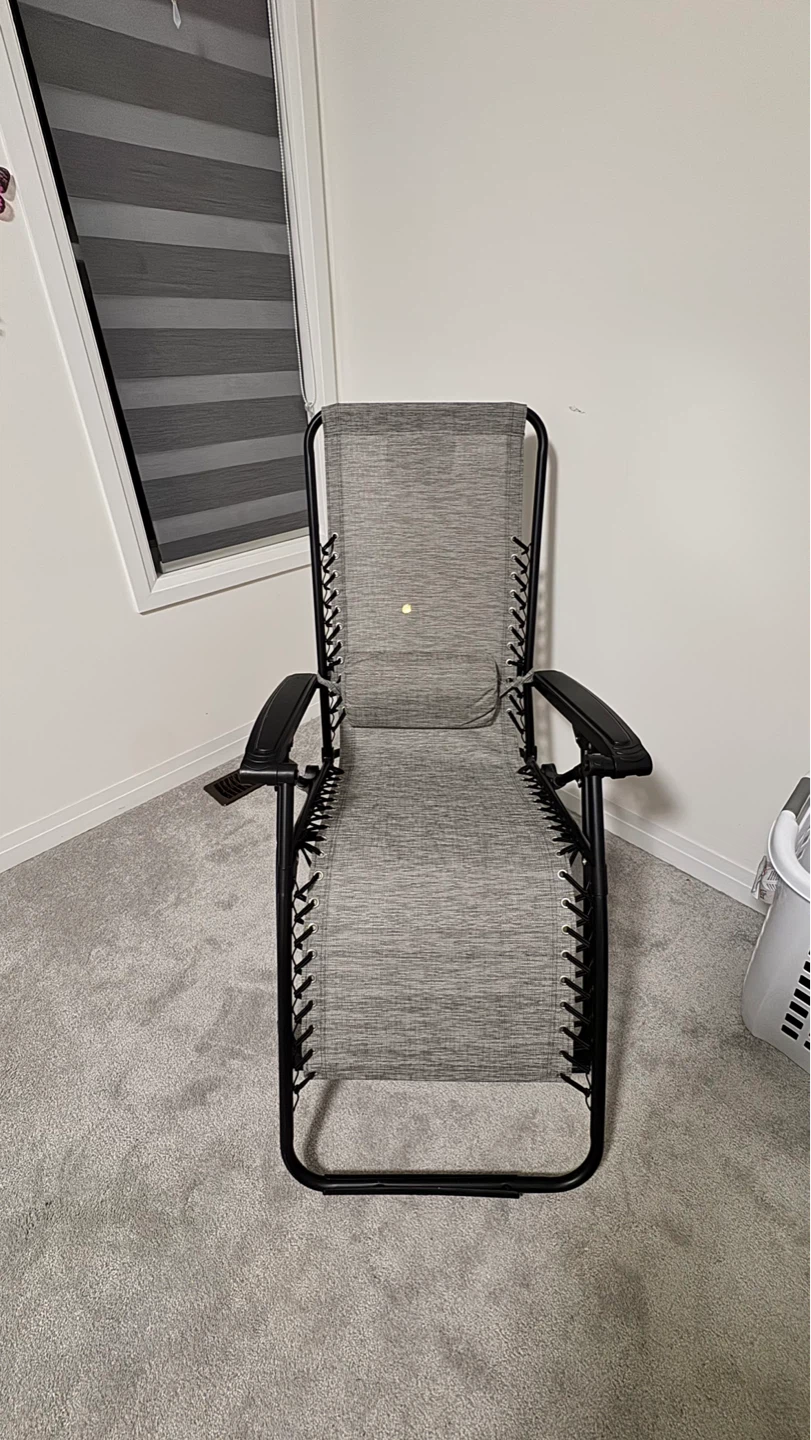🪑 Mainstays Zero Gravity Reclining Chair – Grey