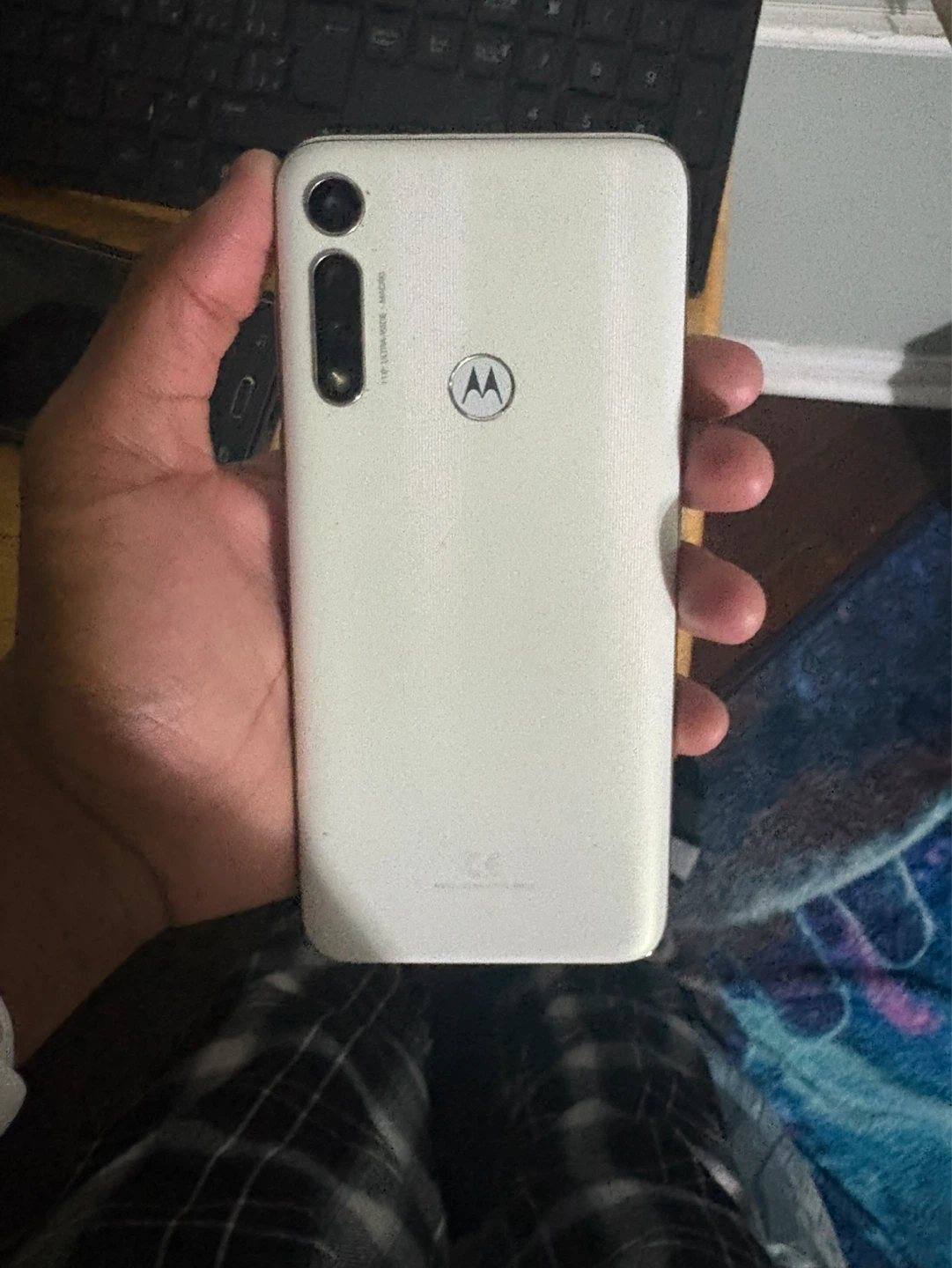 2 x Motorola Smartphones White - photo 4