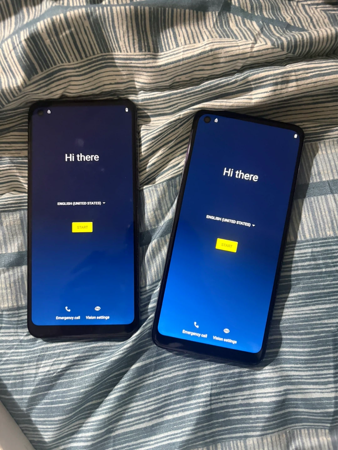 2 x Motorola Smartphones White