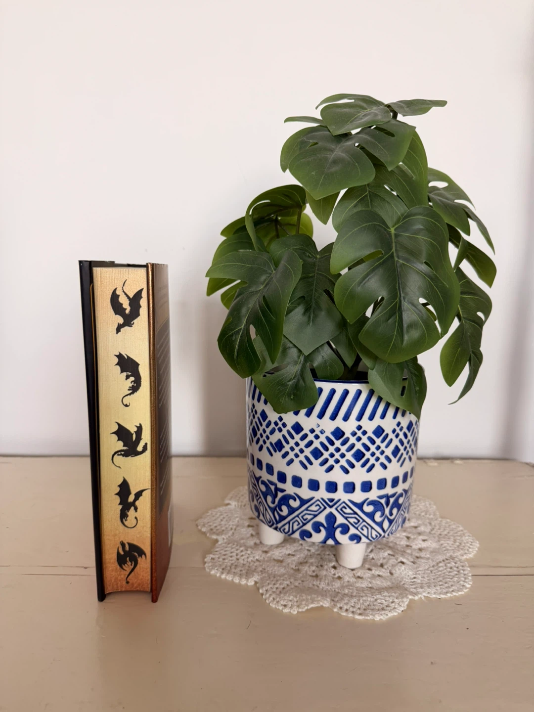 Brand New Special Edition Fourth Wing by Rebecca Yarros - photo 2
