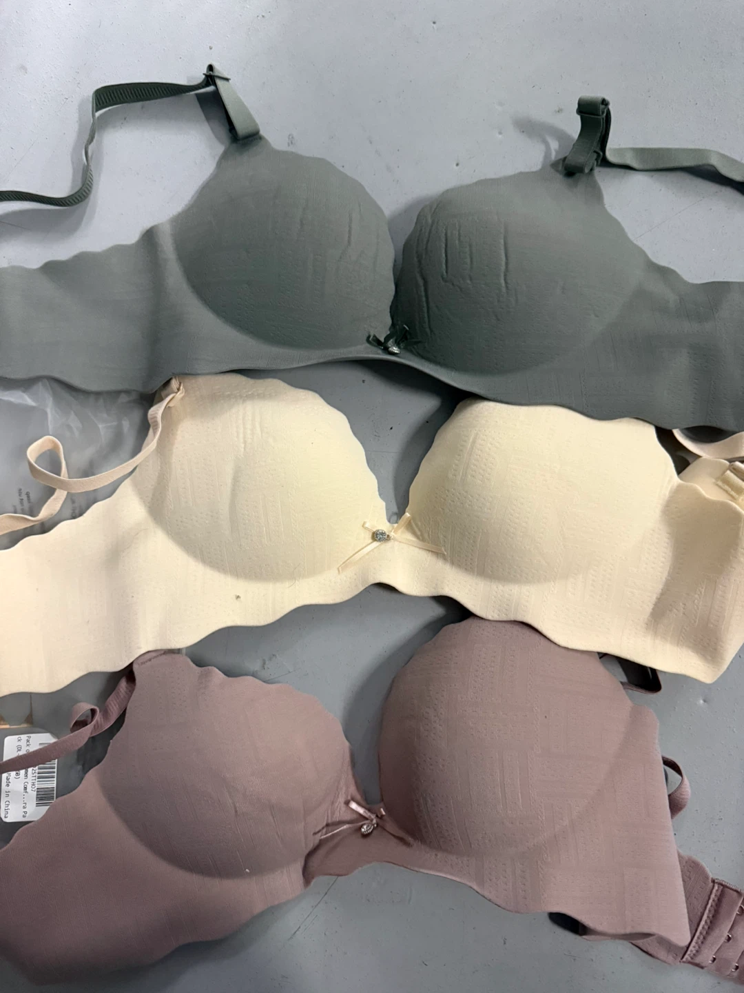 Pack of 4 Seamless Bras - Size 36B
