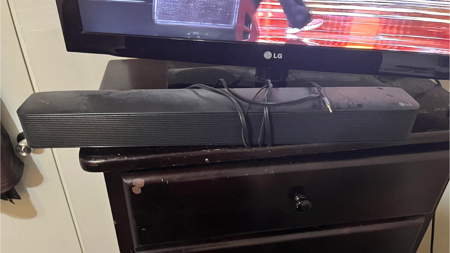 Tv LG 37’’ and LG Soundbar - photo 2