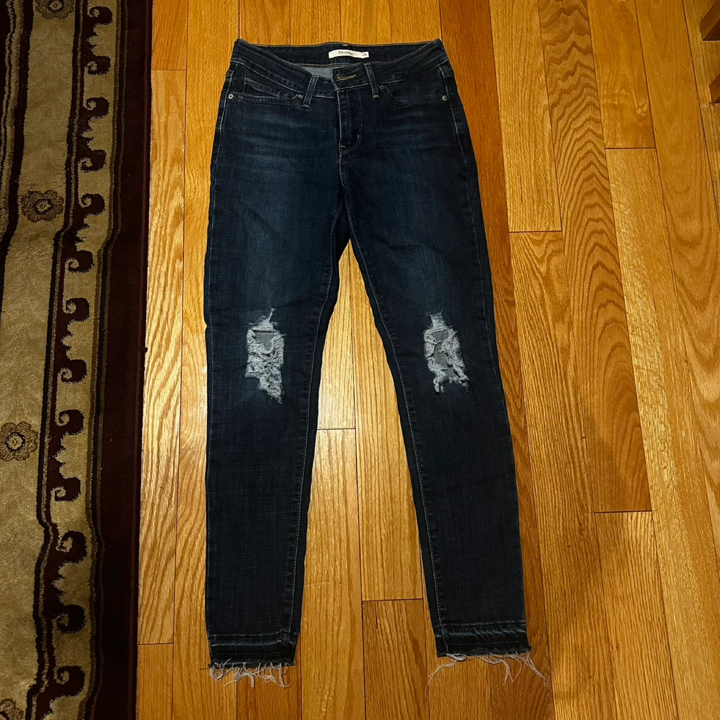 Levi's 711 Skinny Fit "Bermuda" Jeans W26 women’s - photo 3