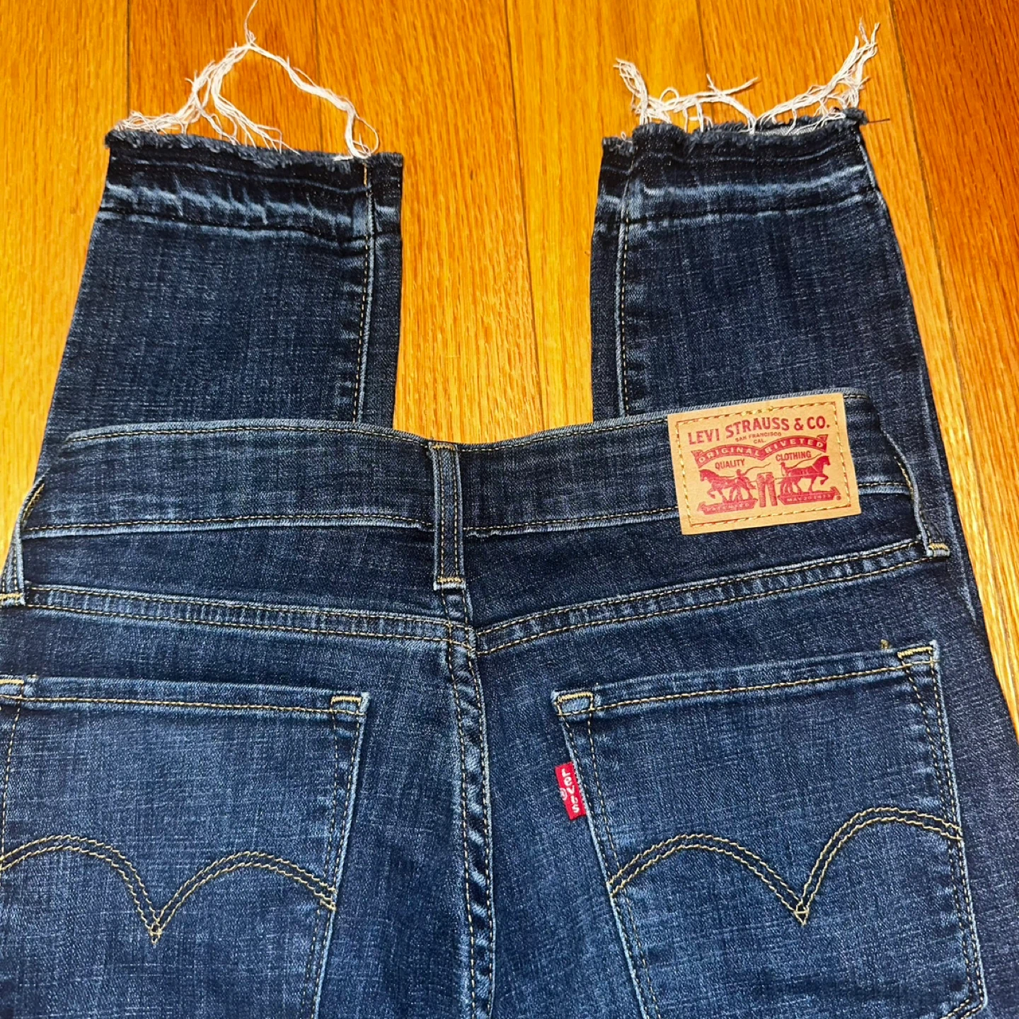 Levi's 711 Skinny Fit "Bermuda" Jeans W26 women’s