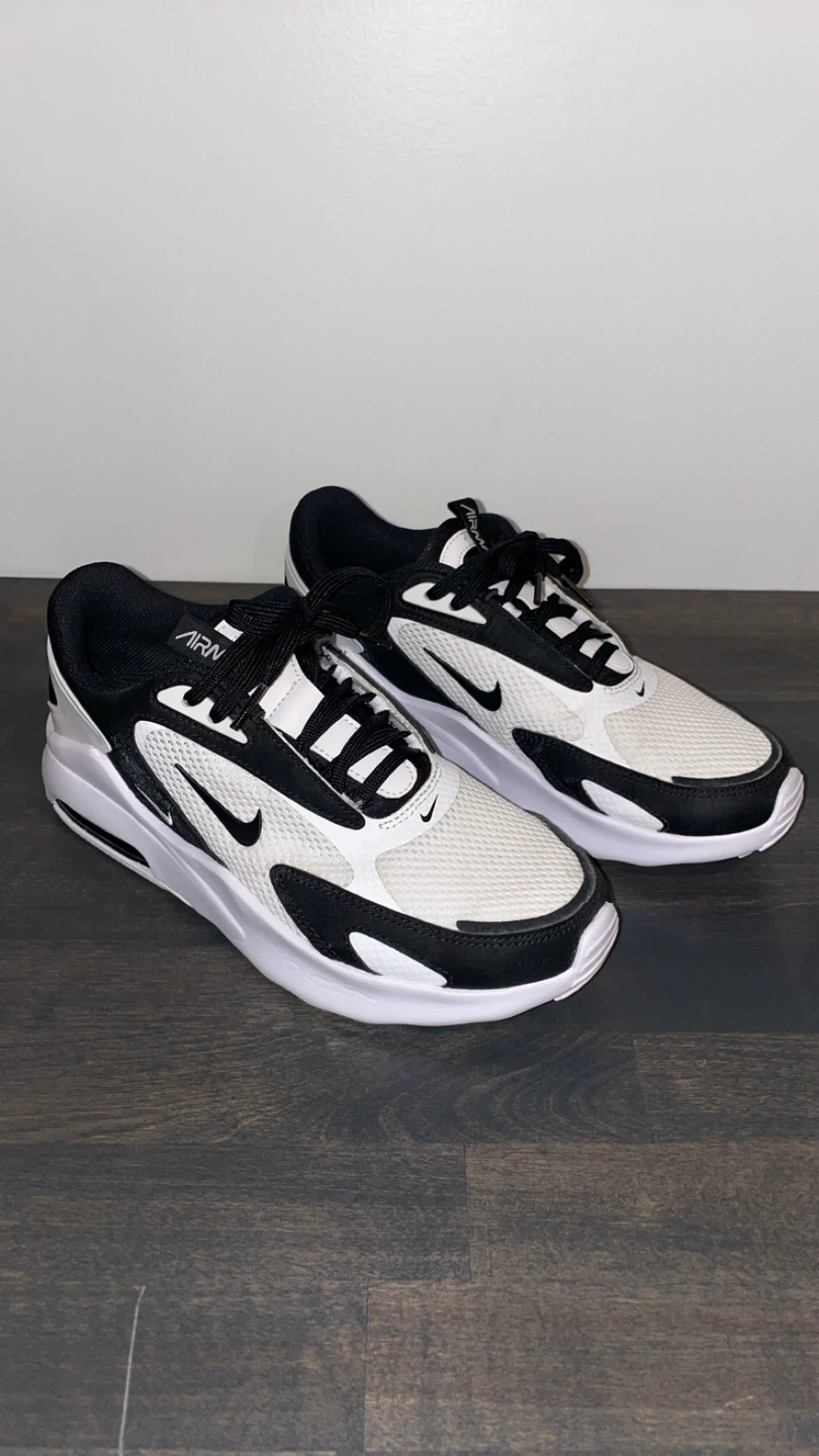 New Nike Air Max - Size US 8.5 - photo 3