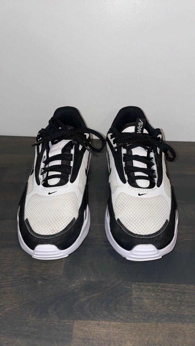 New Nike Air Max - Size US 8.5 - photo 2