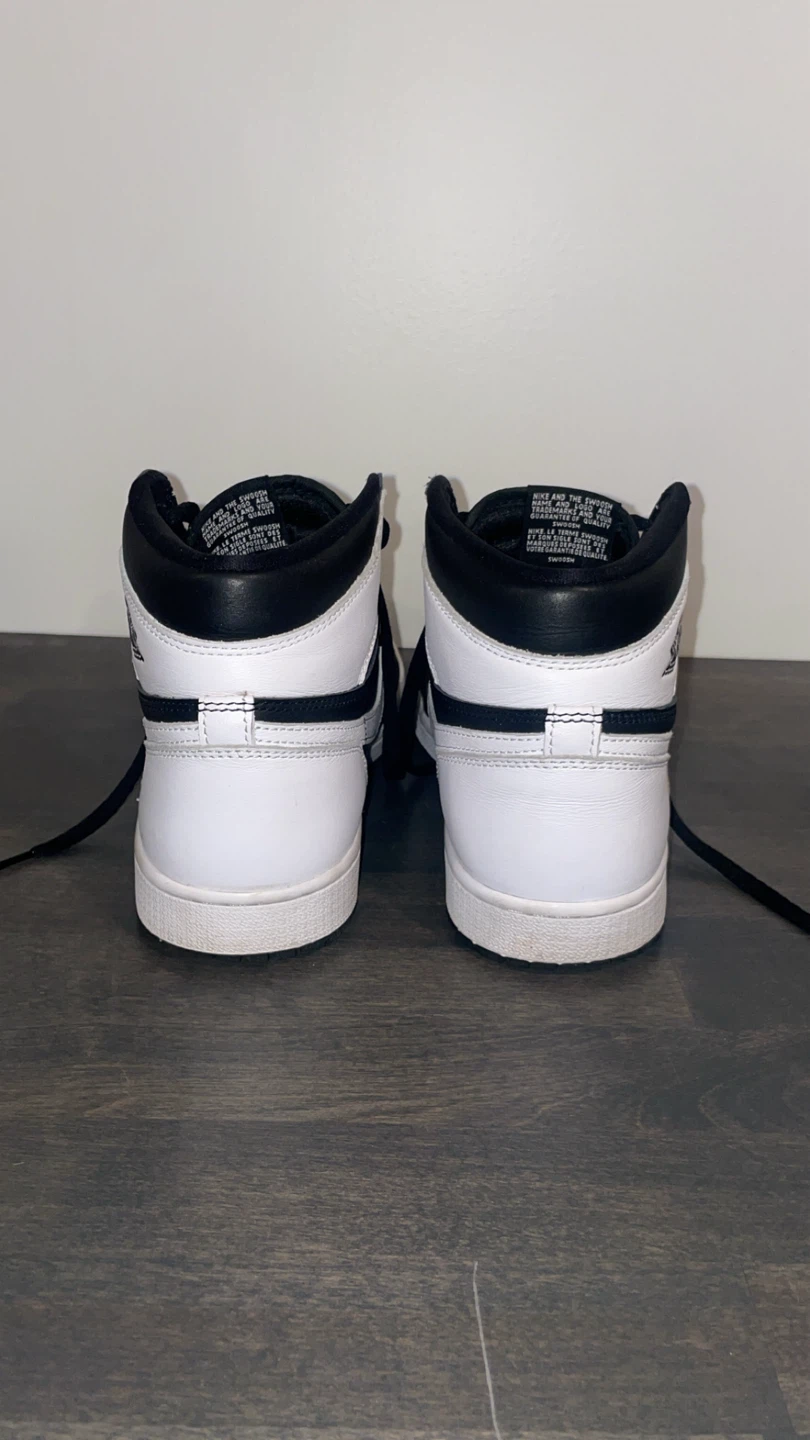 Nike Air Jordan Retro 1 High OG - size 8.5 US - photo 4