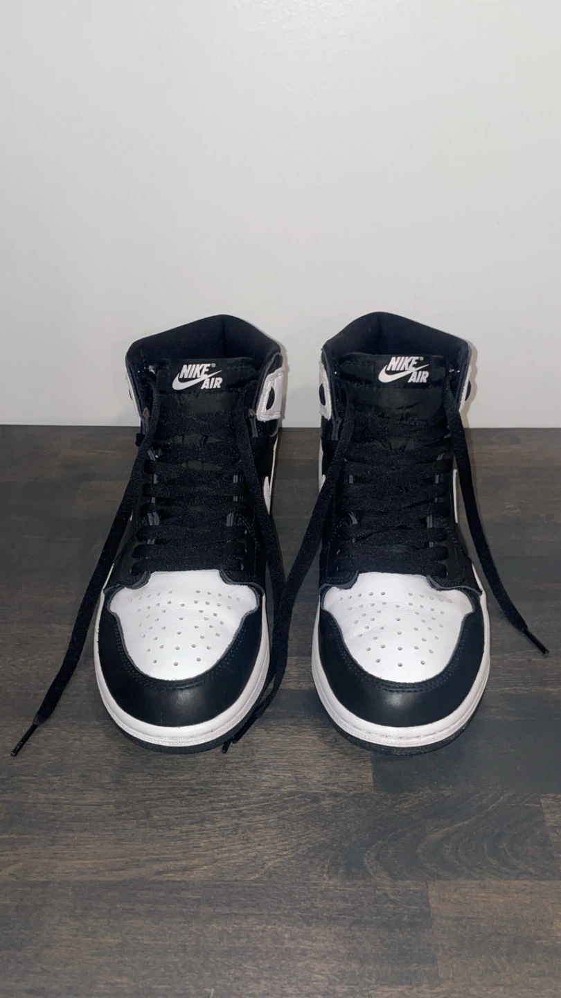 Nike Air Jordan Retro 1 High OG - size 8.5 US - photo 2
