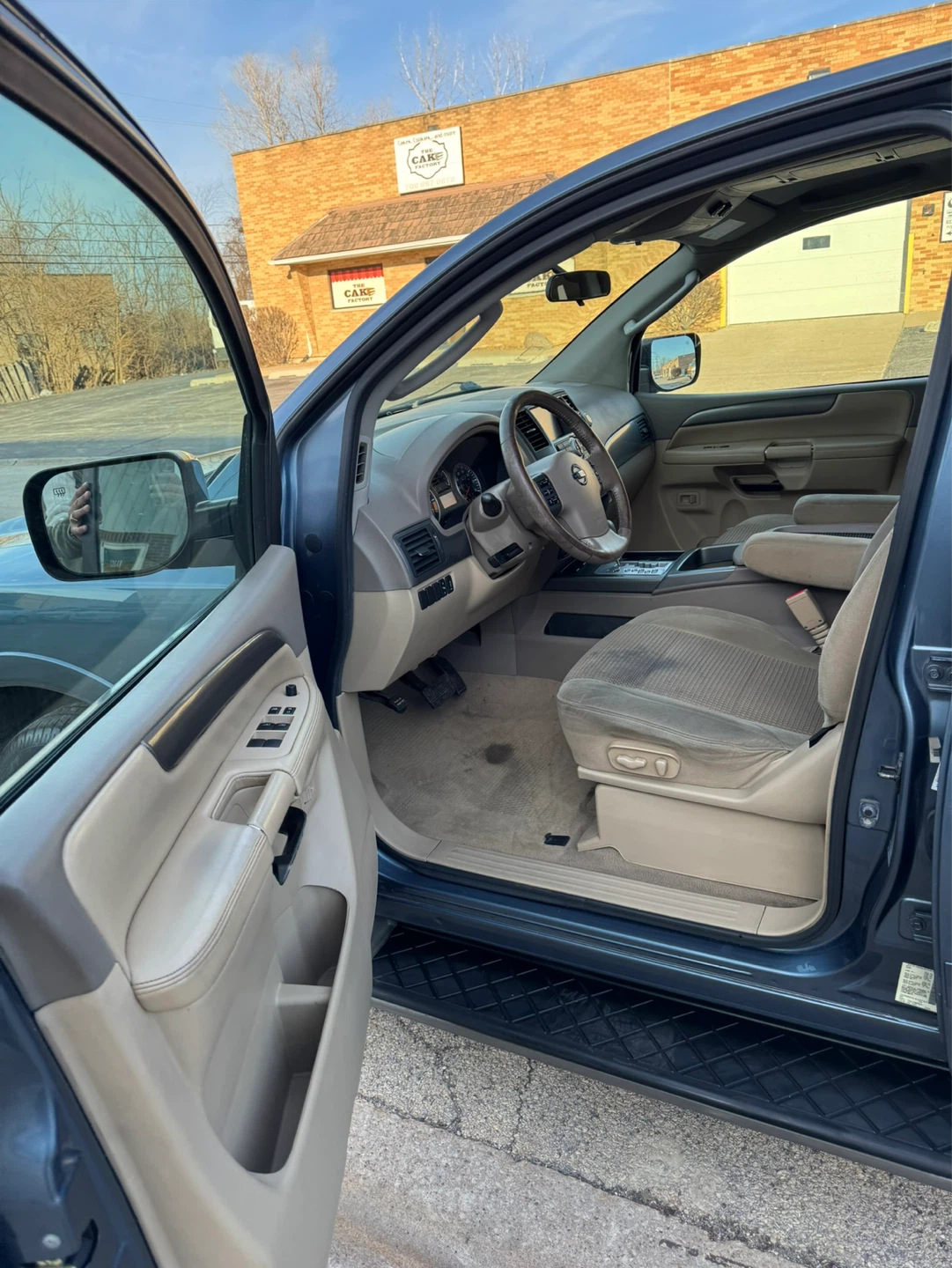 2012 Nissan Armada · SV Sport Utility 4D - photo 5