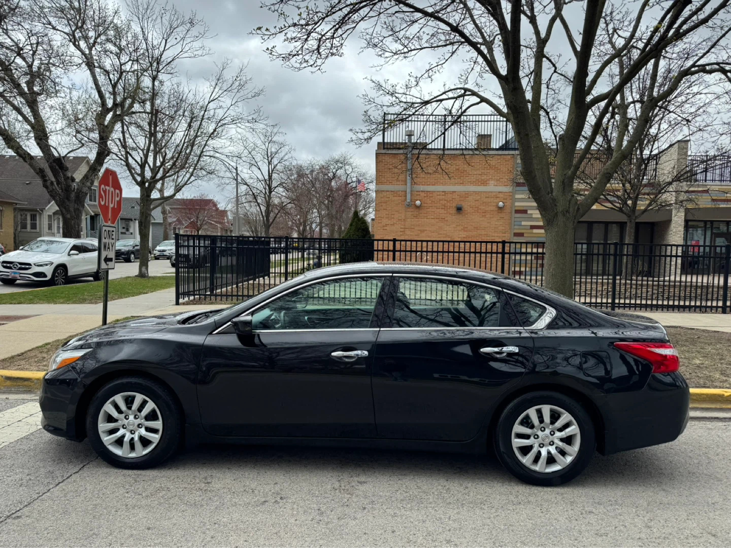 2017 Nissan Altima · 2.5 S Sedan 4D - photo 4