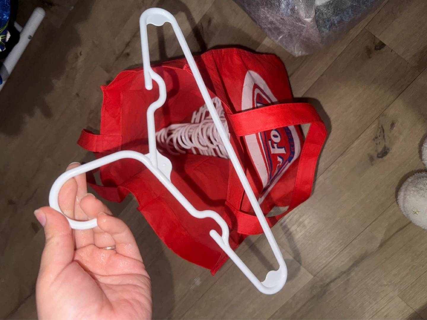 Set of White Plastic Clothes Hangers for Kids - photo 2